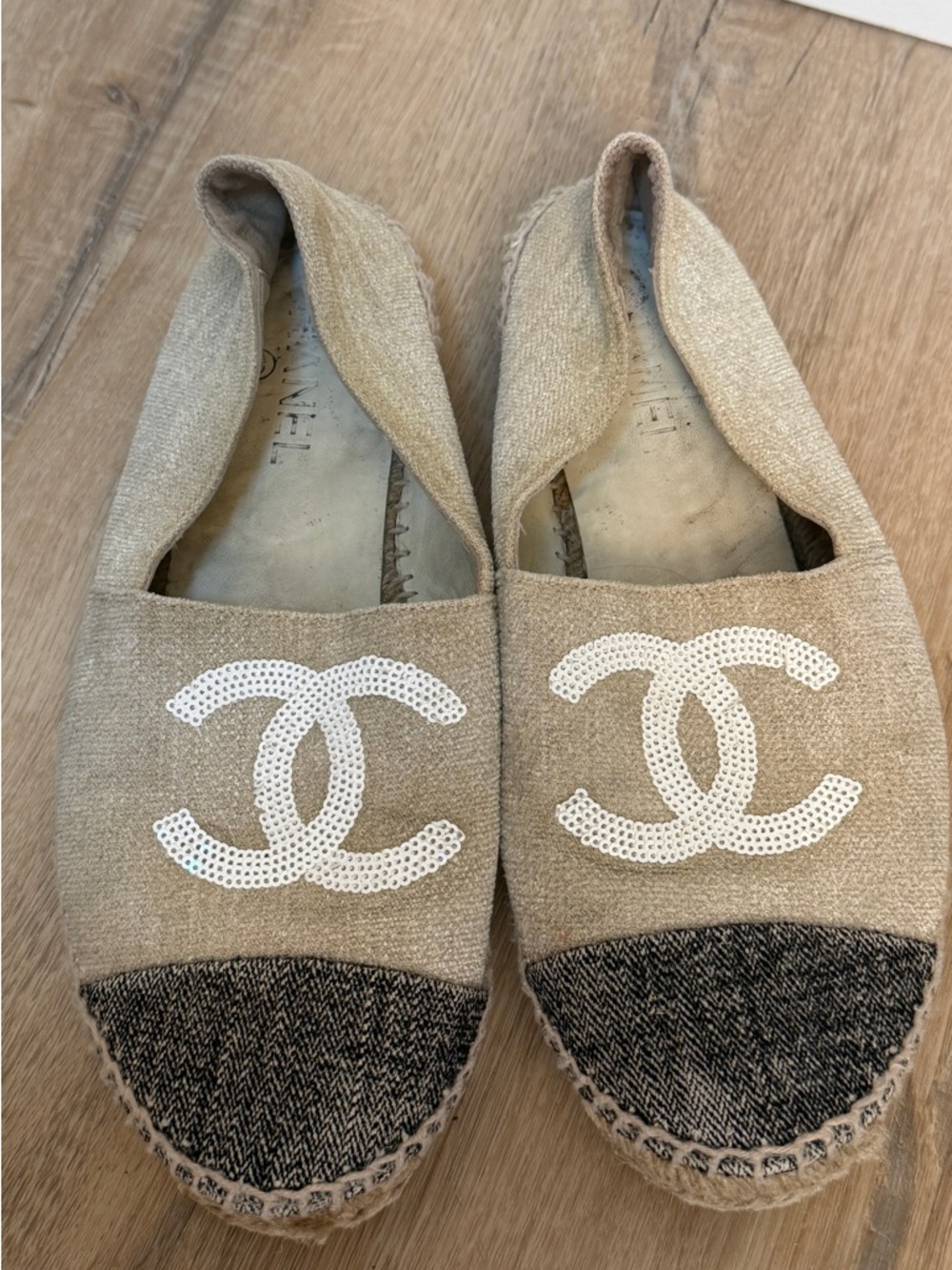 CHANEL Beige and Black Canvas Espadrilles with White CC Logo vintage sz 40 - Picture 3 of 5